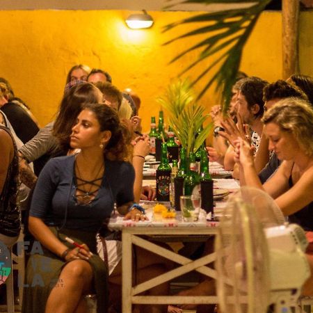 بيت شباب La Favela غيلي تراوانغان المظهر الخارجي الصورة